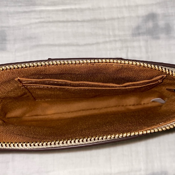 Coach signature corner zip wristlet - Picture 9 of 14